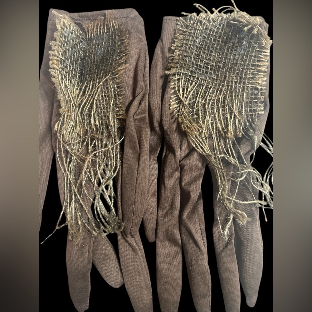 Spirit Halloween,Scary Scarecrow costume PLUS Makeup Kit w/Black/Brn Face Paint - Picture 5 of 5